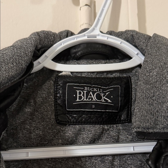 Buckle - Picture 2 of 3